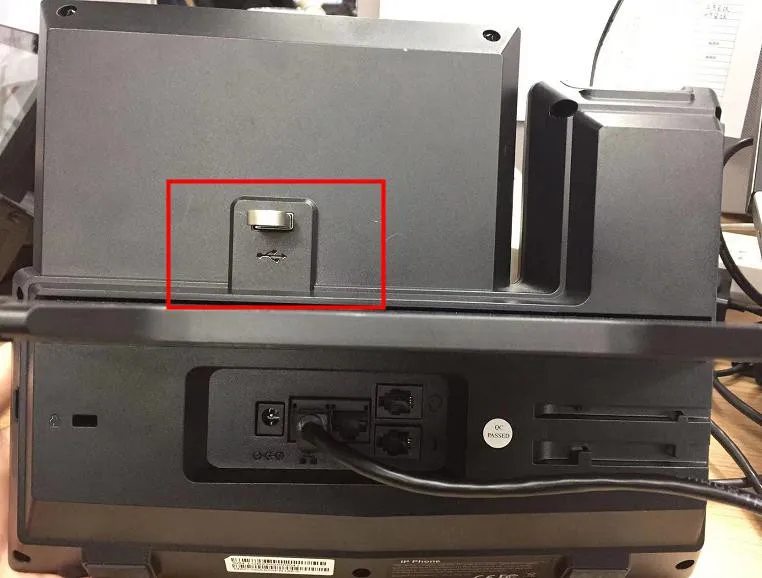 Inserte la unidad USB