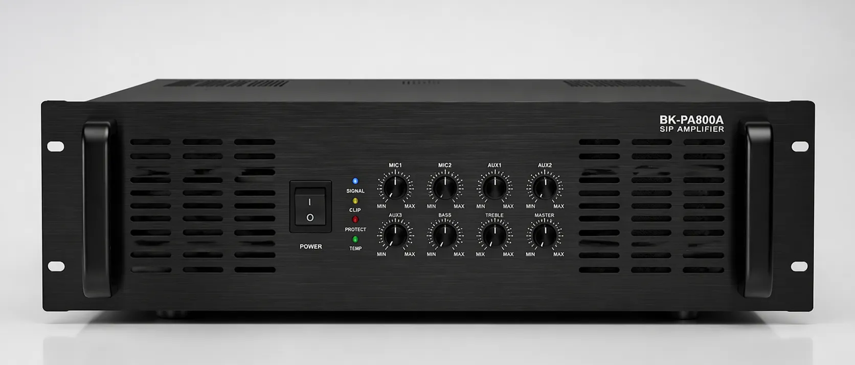Vista frontal del amplificador SIP BK-PA800A en una instalación de bastidor de alta potencia